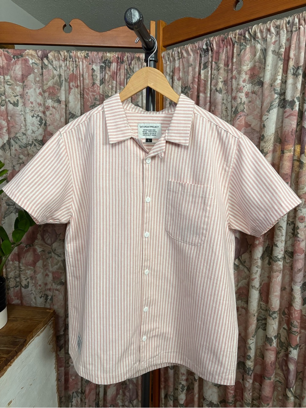 Men's Pink Stripe Short-Sleeve Button-Down Shirt